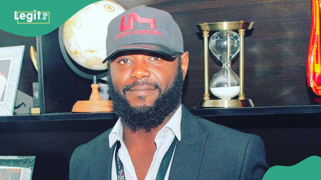 The video by Mahdi Shehu, a public affairs commentator, with the claim that Seyi Tinubu, son of President Bola Tinubu, was given a military guard of honour has been debunked. Ex-VP Atiku Abubakar has reacted to the claim. The video by Mahdi Shehu, a public affairs commentator, with the claim that Seyi Tinubu, son of President Bola Tinubu, was given a military guard of honour has been debunked. Ex-VP Atiku Abubakar has reacted to the claim.