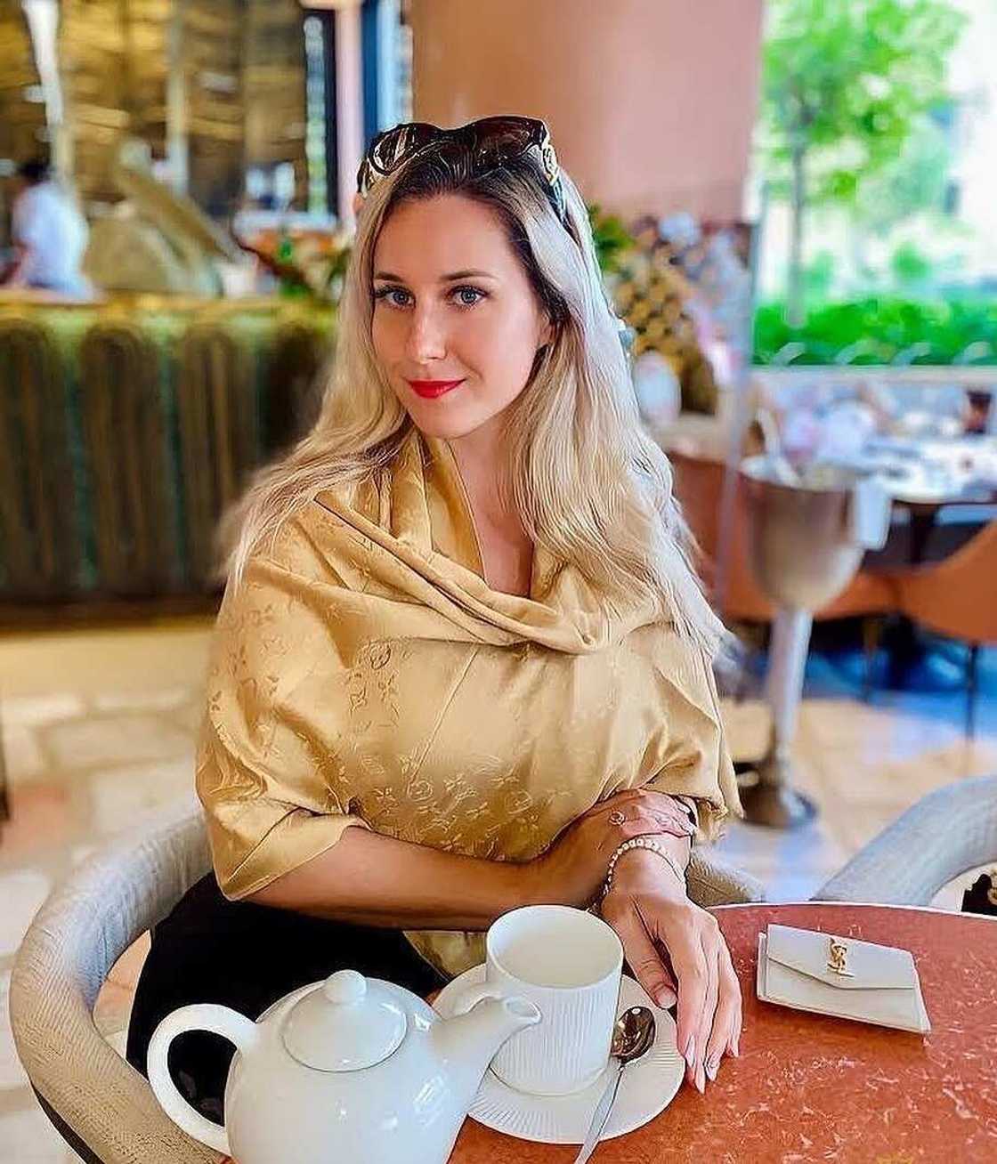 Anna Marisax Anna Marisax