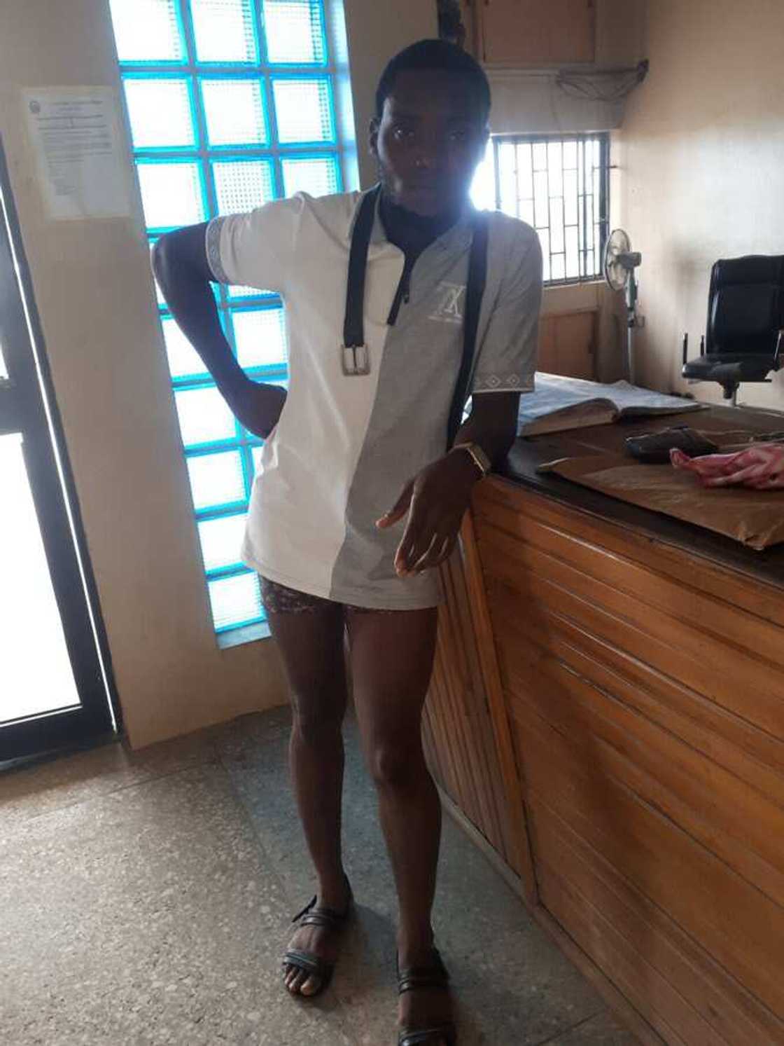 UNIOSUN VC allegedly strips graduating student off his trouser UNIOSUN VC allegedly strips graduating student off his trouser