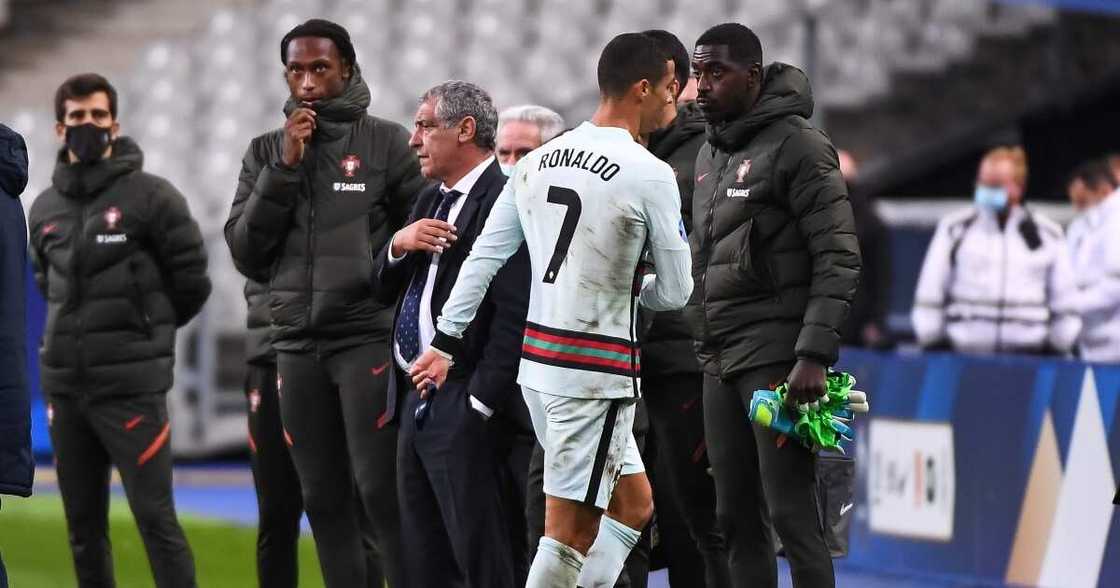 Yanzu-yanzu: Shahrarren da kwallon duniya, Cristiano Ronaldo, ya warke daga cutar Coronavirus Yanzu-yanzu: Shahrarren da kwallon duniya, Cristiano Ronaldo, ya warke daga cutar Coronavirus
