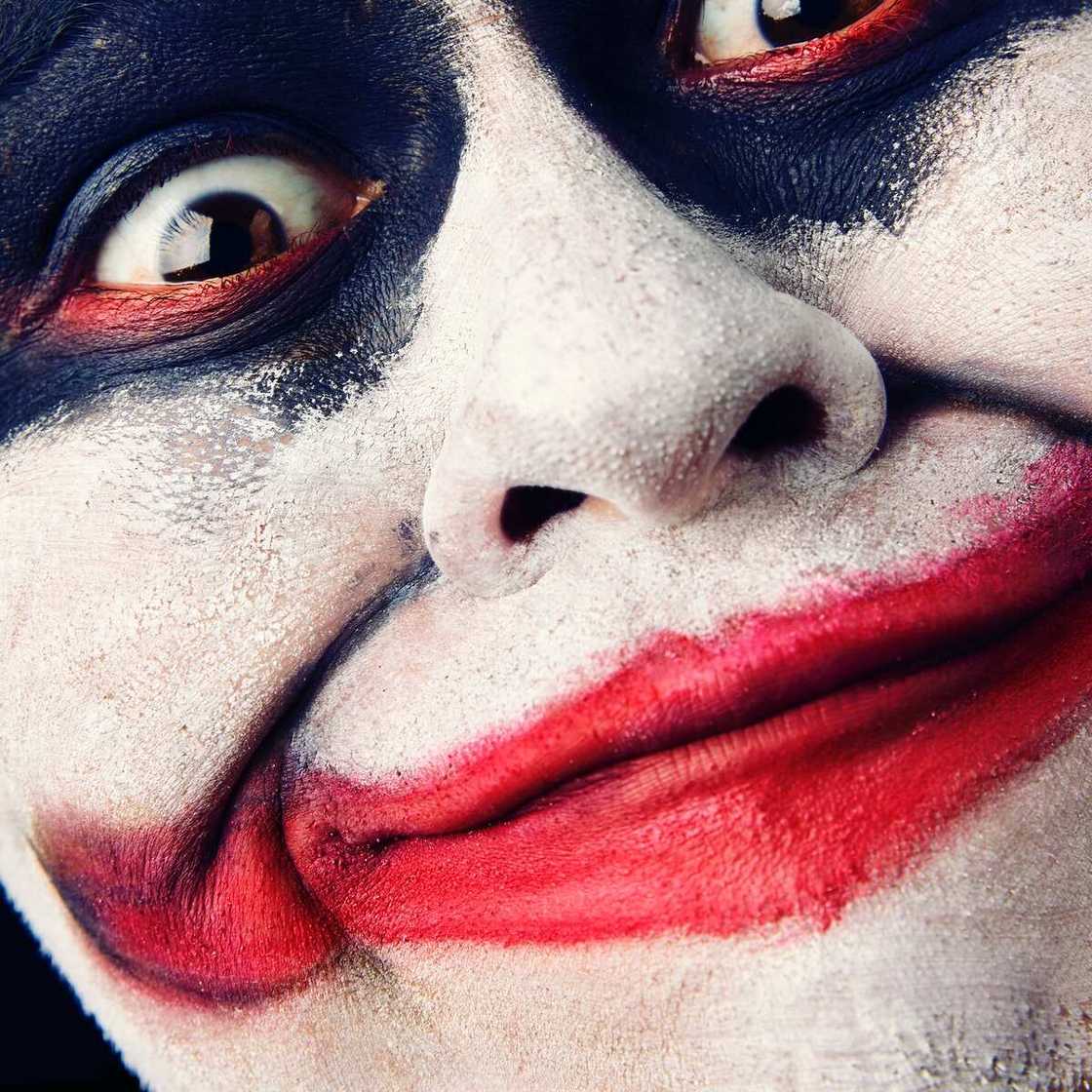 How to make someone laugh How to make someone laugh