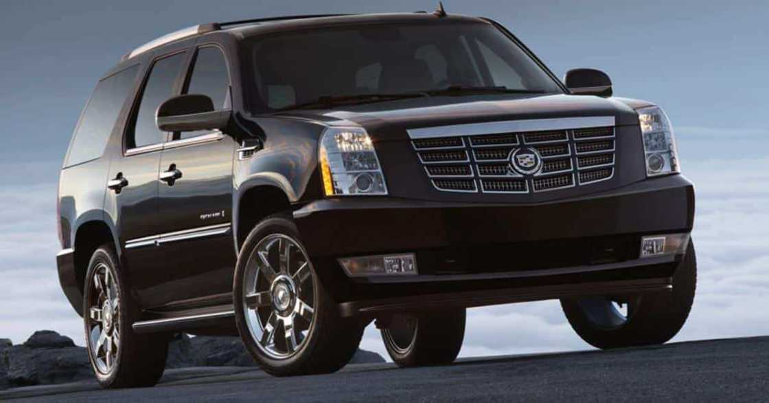 Michael B. Jordan, cars, world celebrity, movies, actor, Cadillac escalade Michael B. Jordan, cars, world celebrity, movies, actor, Cadillac escalade