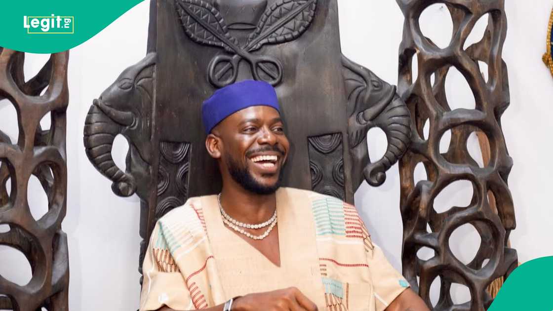 Adekunle Gold's daughter speaks at his concert in London