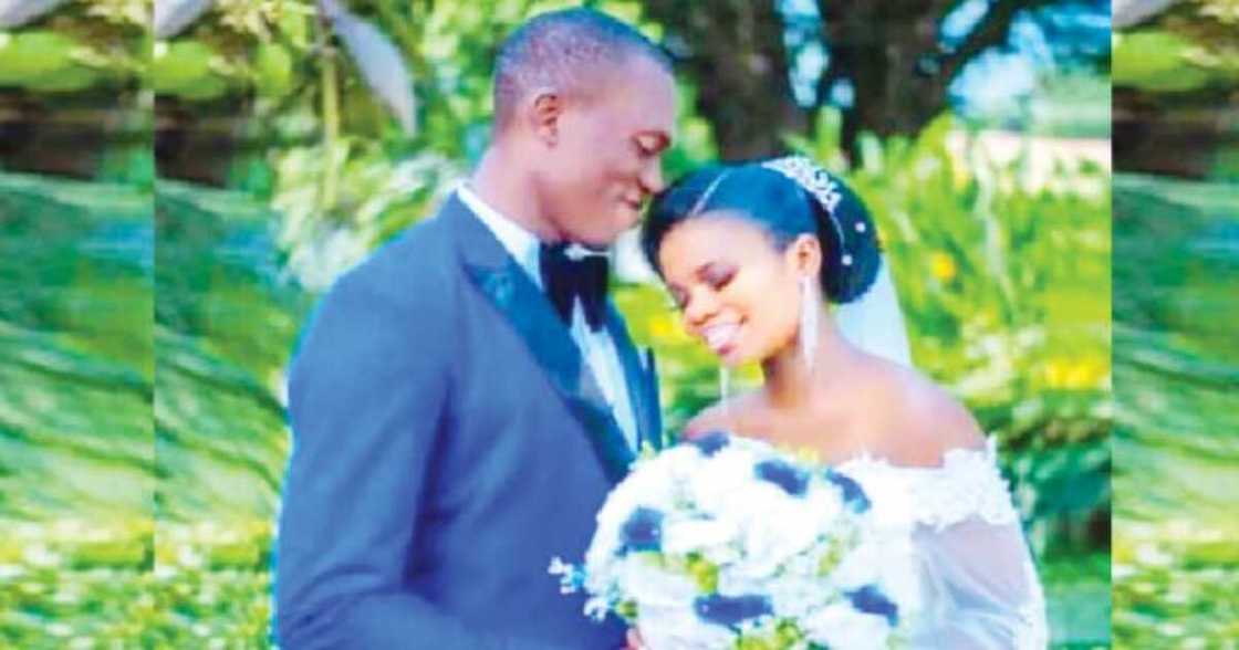 An binne ma'auratan da suka mutu a hannun 'yan bindiga duk da biyan kudin fansa An binne ma'auratan da suka mutu a hannun 'yan bindiga duk da biyan kudin fansa