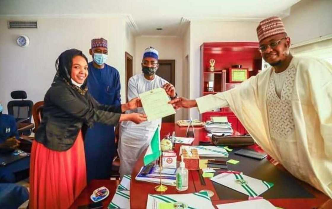 Gwamnatin tarayya ta karrama Sa'adat Aliyu da ta kirkiro manhajar da za ta yi maganin fyade Gwamnatin tarayya ta karrama Sa'adat Aliyu da ta kirkiro manhajar da za ta yi maganin fyade