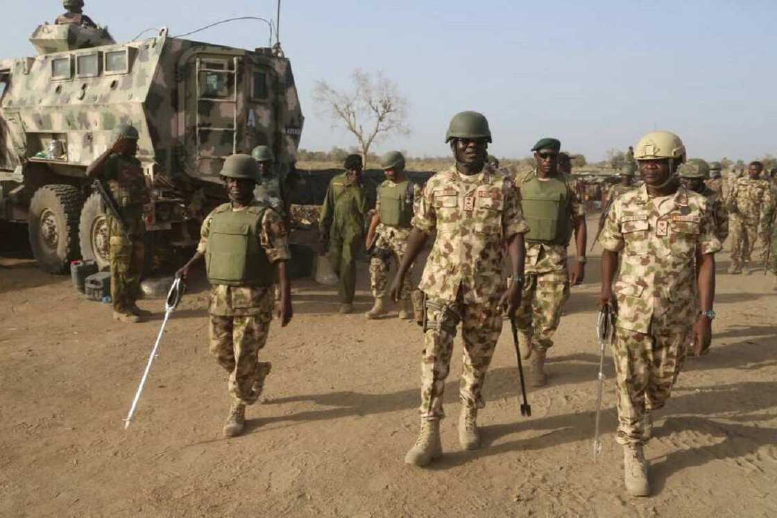 Sojin Najeriya sun kashe tare da cafke 'yan bindiga a kayan 'yan sanda a Zamfara Sojin Najeriya sun kashe tare da cafke 'yan bindiga a kayan 'yan sanda a Zamfara