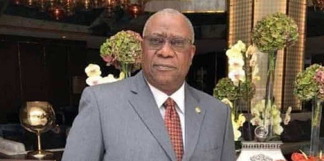 Yanzu-yanzu: COVID-19 ta yi ajalin Rear Admiral Aikhomu Yanzu-yanzu: COVID-19 ta yi ajalin Rear Admiral Aikhomu