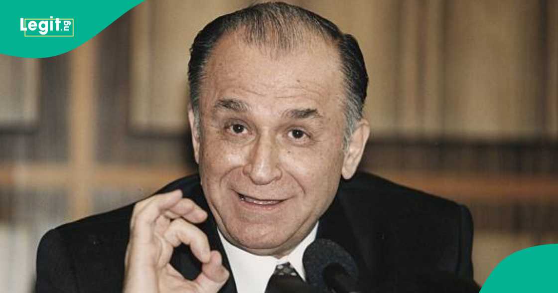 Tsohon shugaban ƙasar Romania, Ion Iliescu. Tsohon shugaban ƙasar Romania, Ion Iliescu.