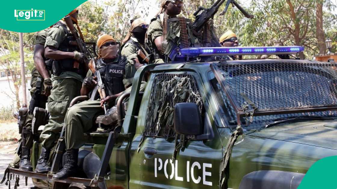 Security operatives do gun battle with IPOB men and kidnappers in Imo state.