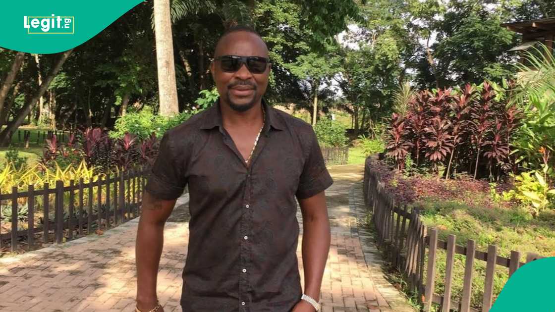 Isaac Fayose shares video about late wife's burial. fan react
