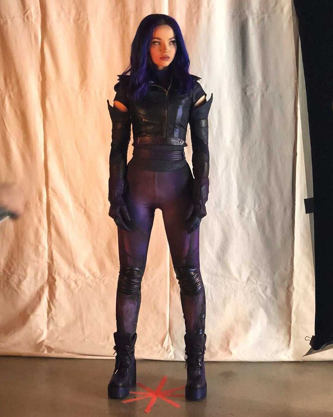 Dove Cameron hot Dove Cameron hot