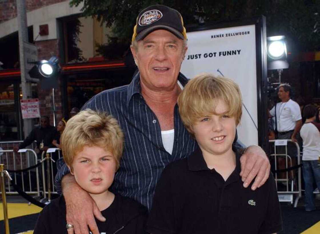 How many wives and children did James Caan have? How many wives and children did James Caan have?