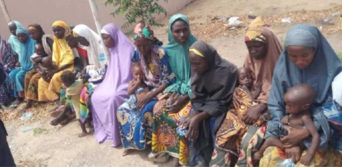 Zamfara na fama da 'yan gudun hijira 700,000, gidaje 3,000 sun halaka, Matawalle Zamfara na fama da 'yan gudun hijira 700,000, gidaje 3,000 sun halaka, Matawalle