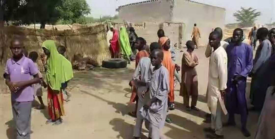 'Yan agaji sun kashe 'yan bindiga 17 a Katsina, fararen hula 4 sun mutu 'Yan agaji sun kashe 'yan bindiga 17 a Katsina, fararen hula 4 sun mutu