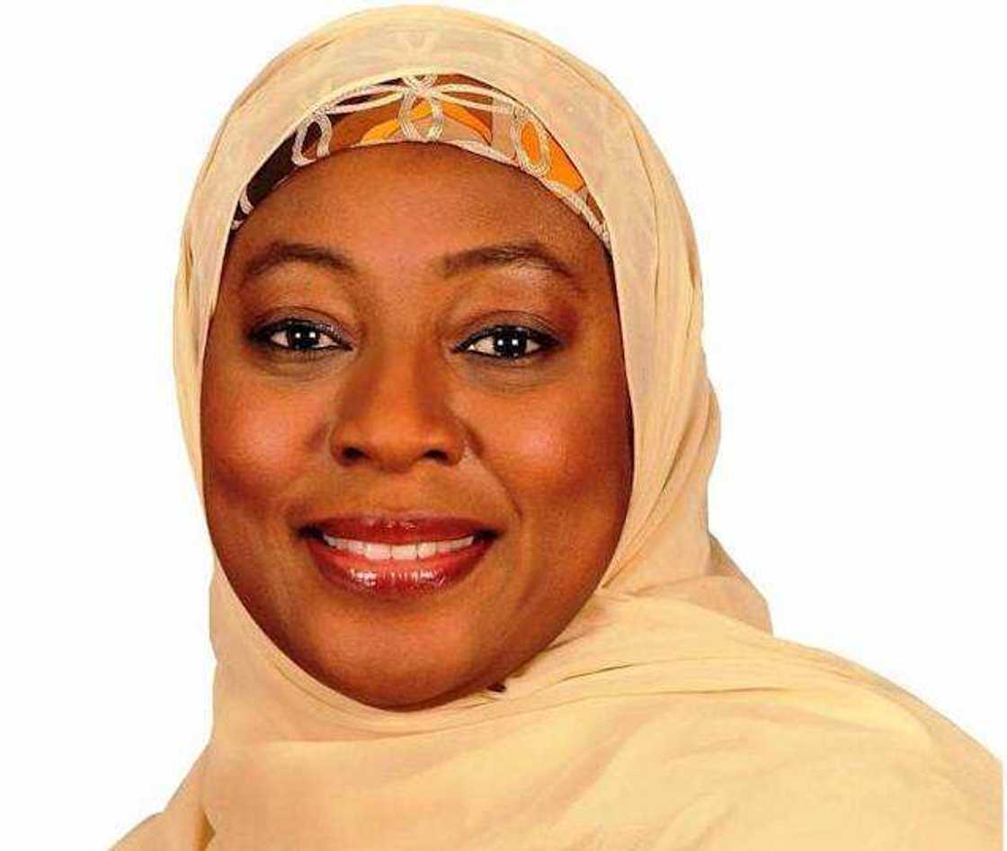 Uwargidar Namadi Sambo ta nuna bacin rai kan yadda ake tozarta Musulmai masu sanya hijab Uwargidar Namadi Sambo ta nuna bacin rai kan yadda ake tozarta Musulmai masu sanya hijab