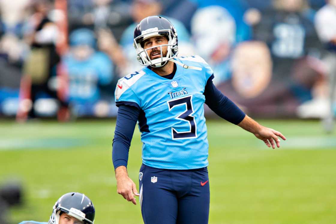 Stephen Gostkowski warms up before a game against the Pittsburgh Steelers