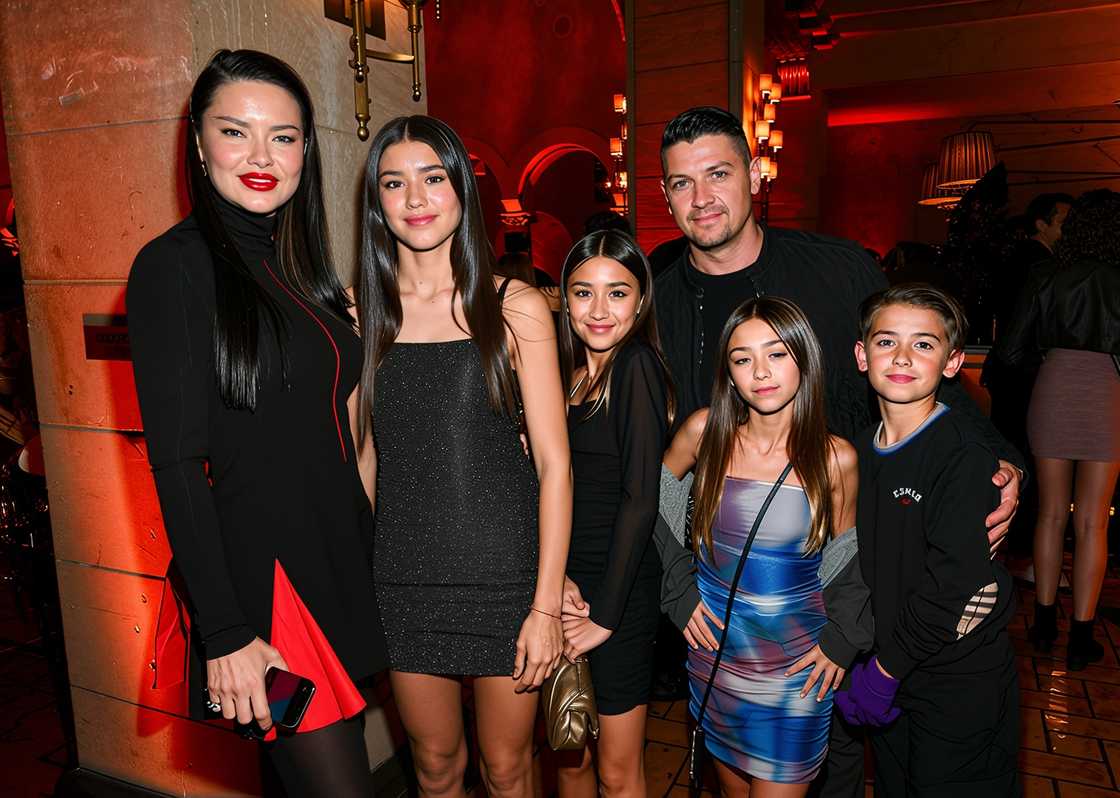 Adriana Lima, Valentina Jari, Sienna Jari, Andre Lemmers, and children at the premiere of "The Hunger Games: The Ballad of Songbirds & Snakes". Photo: Michael Buckner Adriana Lima, Valentina Jari, Sienna Jari, Andre Lemmers, and children at the premiere of "The Hunger Games: The Ballad of Songbirds & Snakes". Photo: Michael Buckner