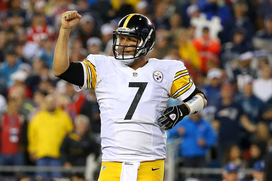 Ben Roethlisberger reacts after a touchdown in the second half against the Pittsburgh Steelers