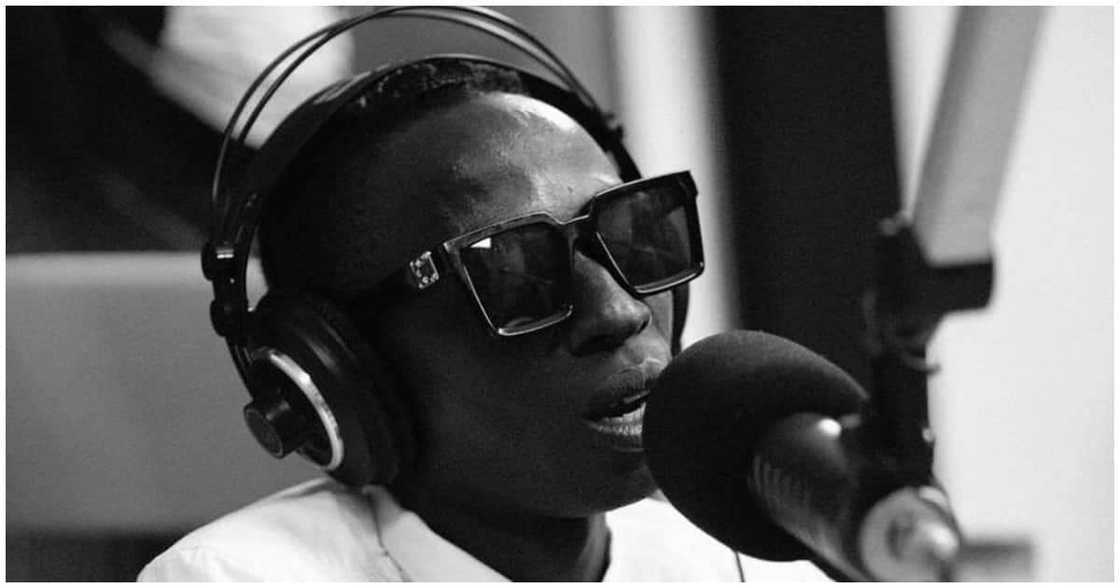 Patapaa Says 'Kwaku The Traveller' Did Not Break Barriers, Says It Is Nowhere Near 'One Corner' Patapaa Says 'Kwaku The Traveller' Did Not Break Barriers, Says It Is Nowhere Near 'One Corner'