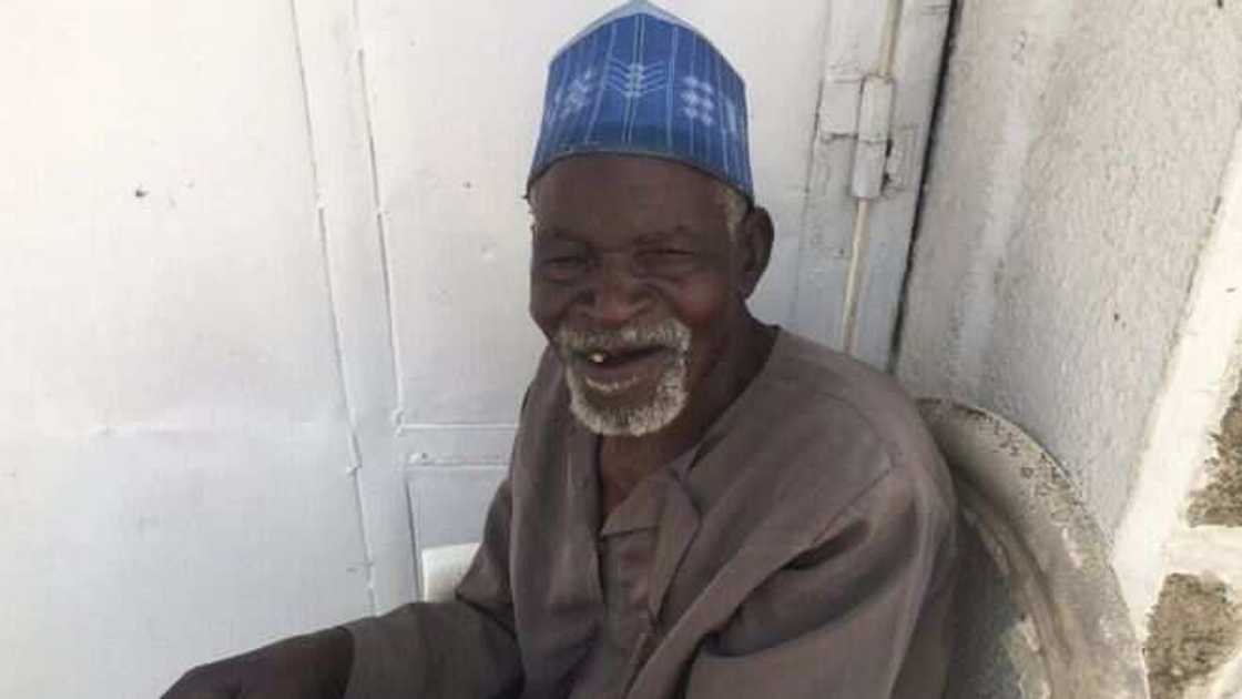 Nayi shekaru 30 da kasa na ke wanke baki - Mazaunin Kano Nayi shekaru 30 da kasa na ke wanke baki - Mazaunin Kano