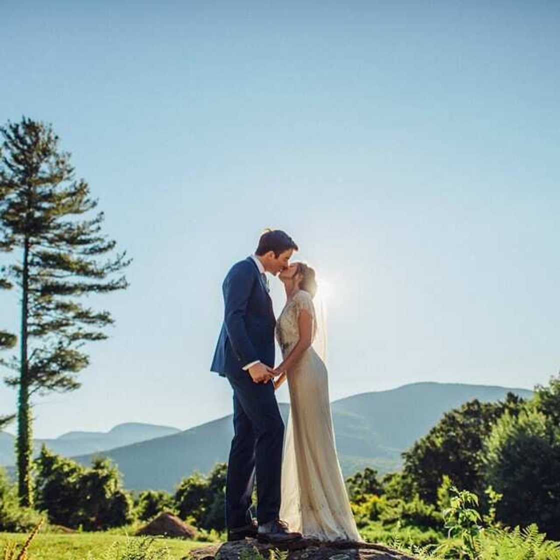 john mulaney wedding john mulaney wedding