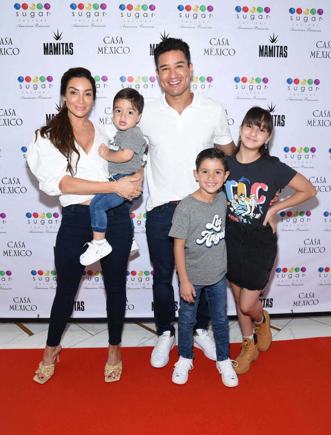 Wo is Mario Lopez's wife? Wo is Mario Lopez's wife?