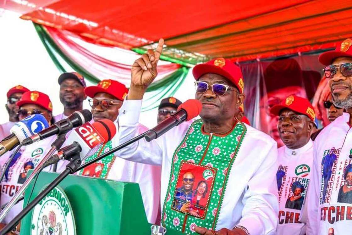 Gwamnan jihar Ribas, Nyesom Wike. Gwamnan jihar Ribas, Nyesom Wike.