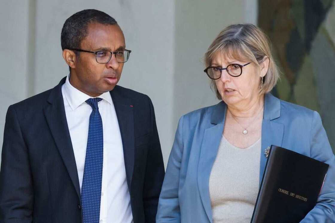 Pap Ndiaye et Sylvie Retailleau sortant de l'Elysée