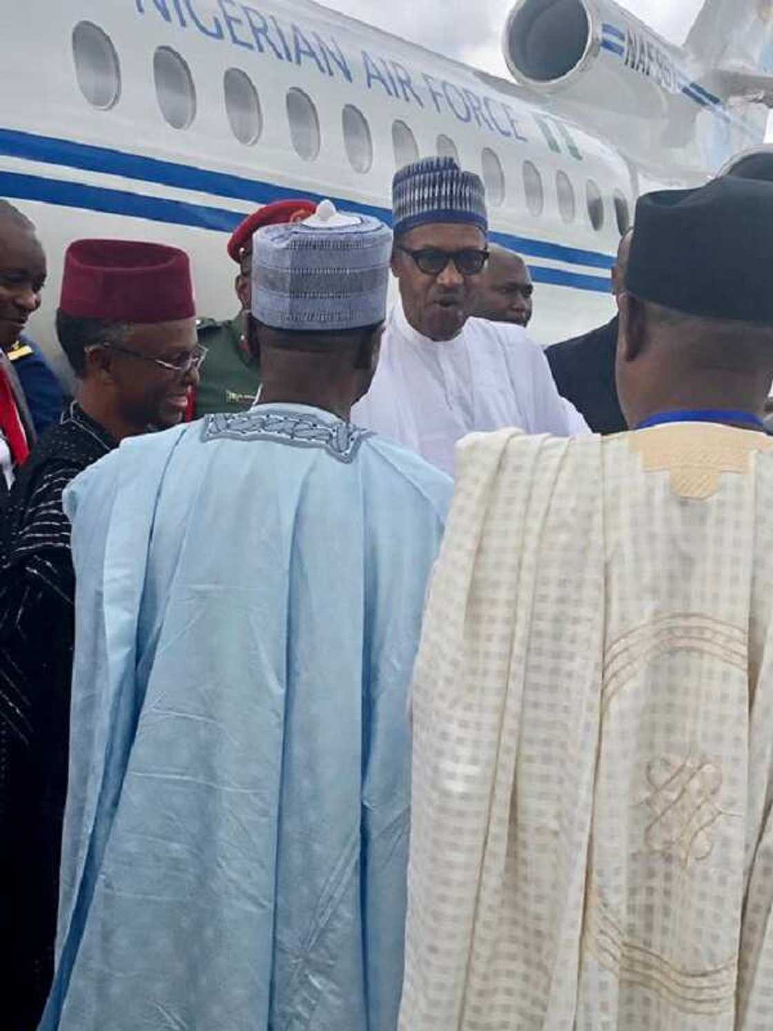 Yanzu-yanzu: Shugba Buhari ya isa garin Zaria Yanzu-yanzu: Shugba Buhari ya isa garin Zaria