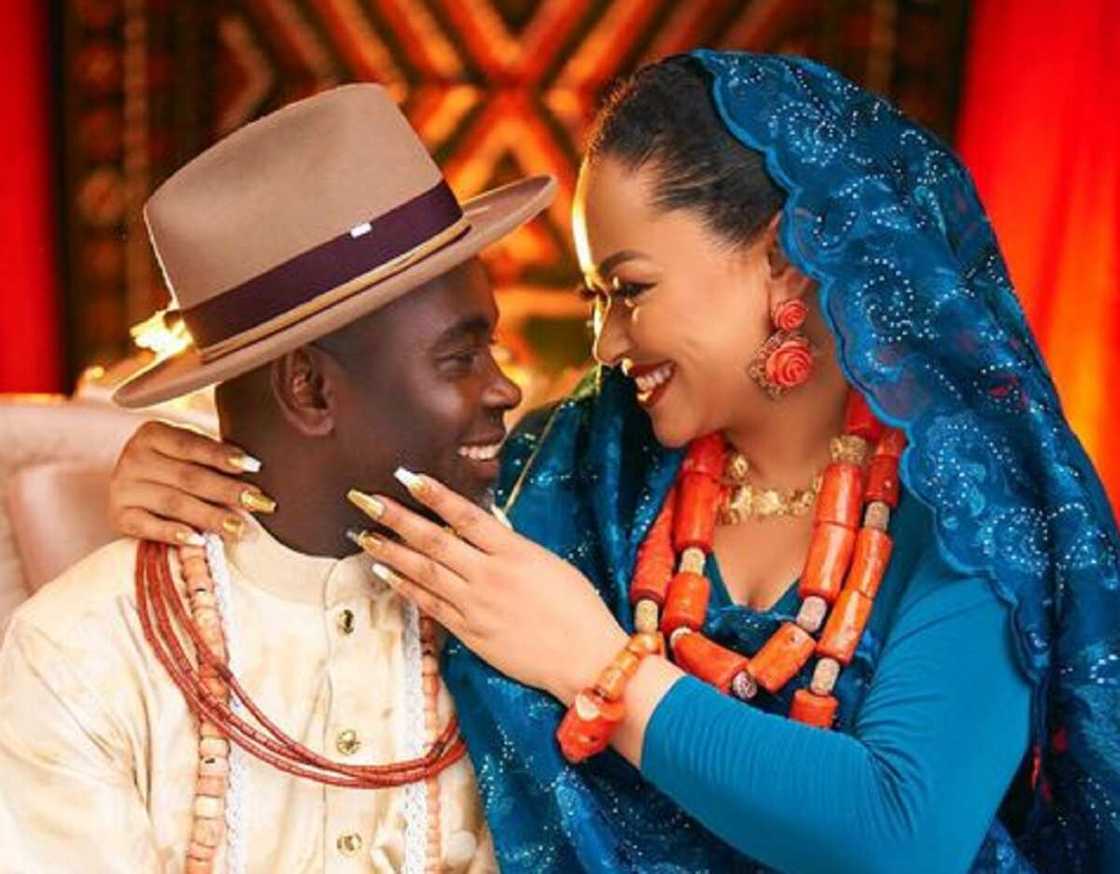 Kyawawan hotunan 'yar takarar gwamnan Kogi yayin da za ta amarce da rabin ranta, ta sanar da ranar biki Kyawawan hotunan 'yar takarar gwamnan Kogi yayin da za ta amarce da rabin ranta, ta sanar da ranar biki