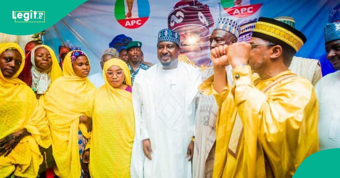 'Yan kwankwasiyya 1000 sun koma APC 'Yan kwankwasiyya 1000 sun koma APC