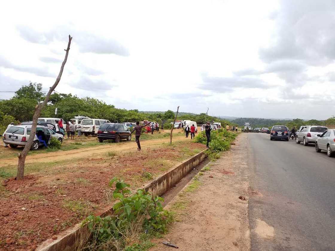 COVID-19: Inter-state travellers intercepted in Enugu, turned back COVID-19: Inter-state travellers intercepted in Enugu, turned back