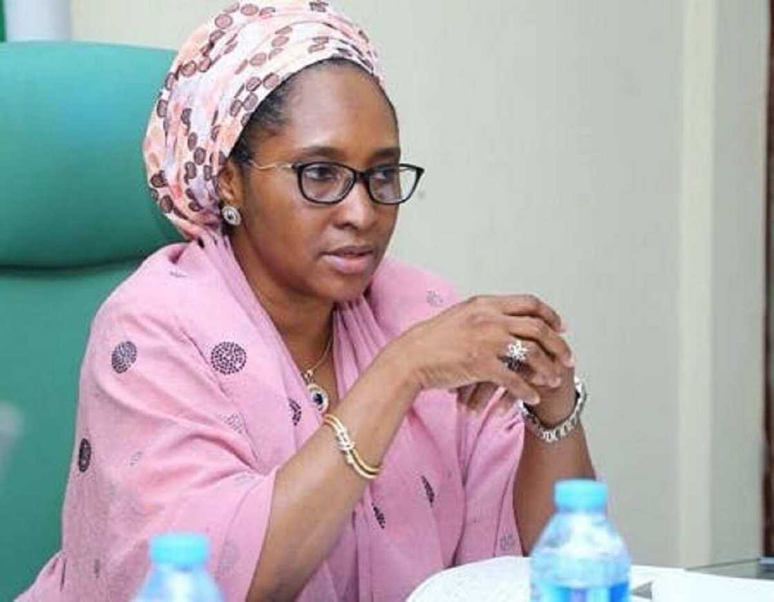 FG Na Shirin Zabtare Albashin Ma’aikata Tare da Hade Hukumomi Don Rage Tsadar Gwamnati FG Na Shirin Zabtare Albashin Ma’aikata Tare da Hade Hukumomi Don Rage Tsadar Gwamnati