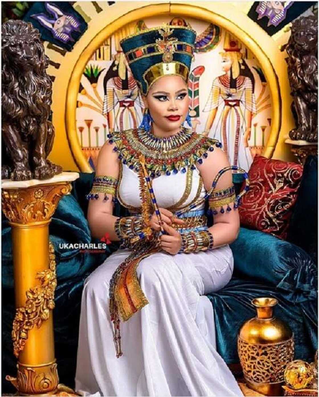 Jerin kyawawan matan 'yan siyasa guda hudu na kasar nan Jerin kyawawan matan 'yan siyasa guda hudu na kasar nan