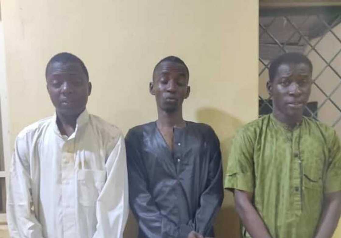 Kano: 'Yan sanda sun yi ram da matasa 3 da ke barazanar sace magidanci idan bai biya N2m ba Kano: 'Yan sanda sun yi ram da matasa 3 da ke barazanar sace magidanci idan bai biya N2m ba