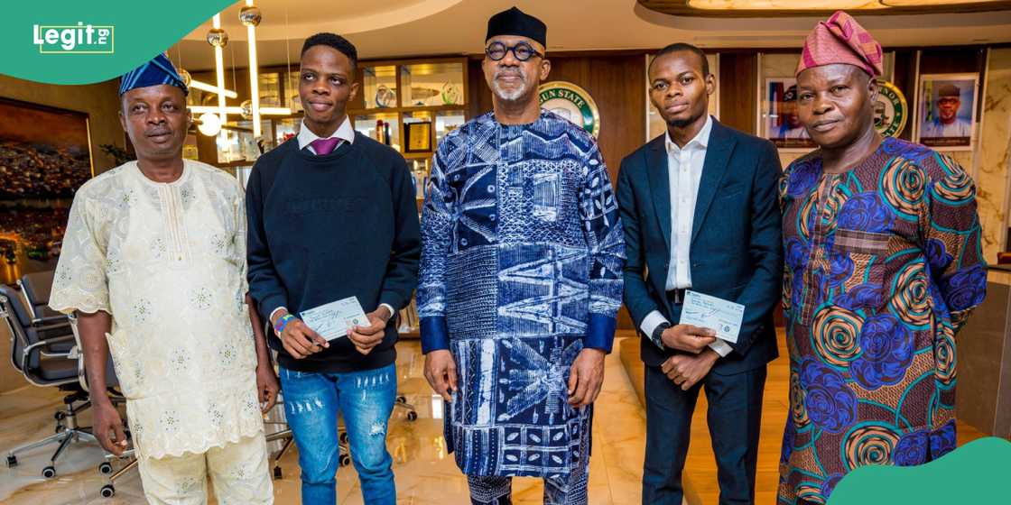 Ogun state governor Dapo Abiodun gives appointments to UNILAG best-graduating students