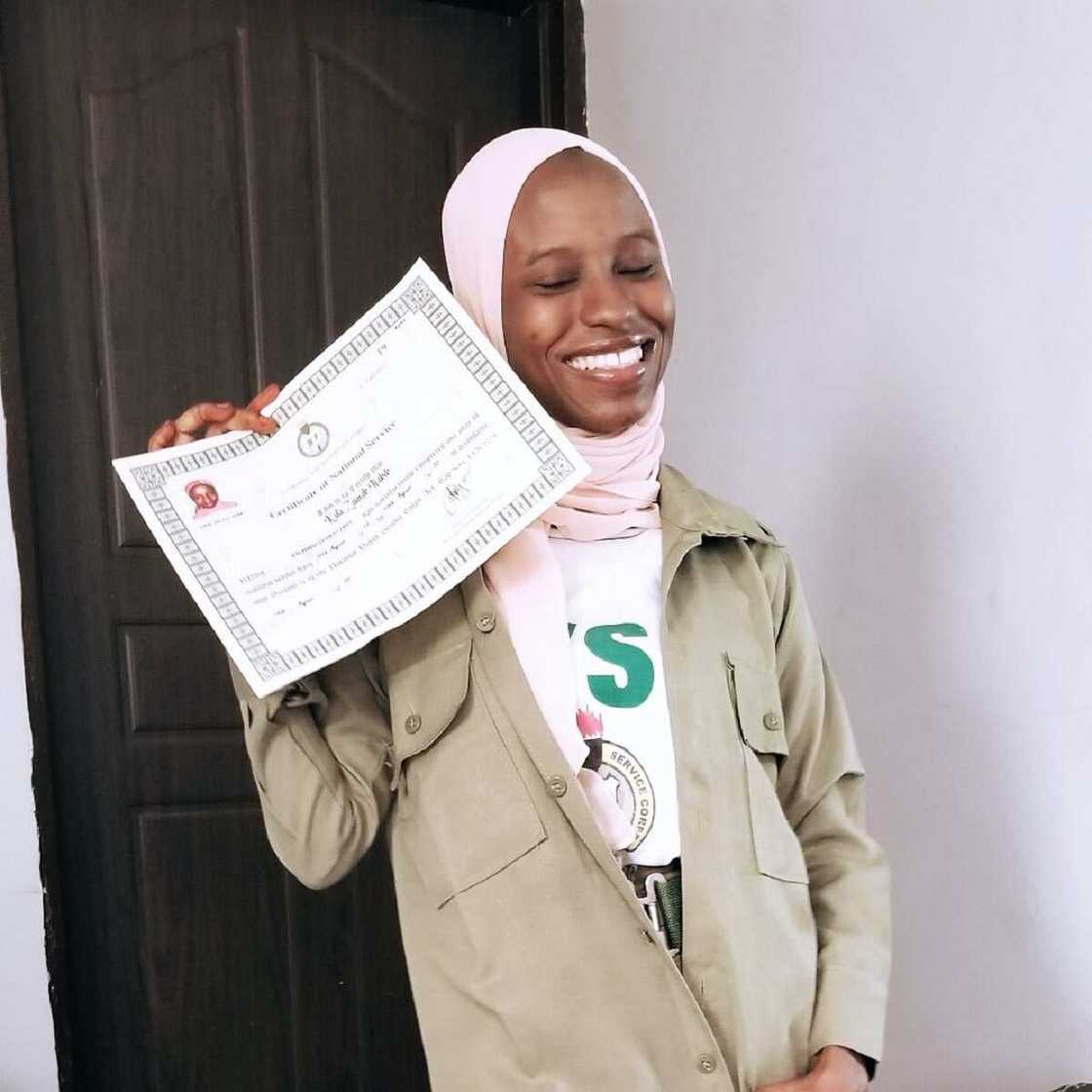 Bayan kubuta daga gidan yarin Saudiyya, Zainab Aliyu ta kammala NYSC Bayan kubuta daga gidan yarin Saudiyya, Zainab Aliyu ta kammala NYSC