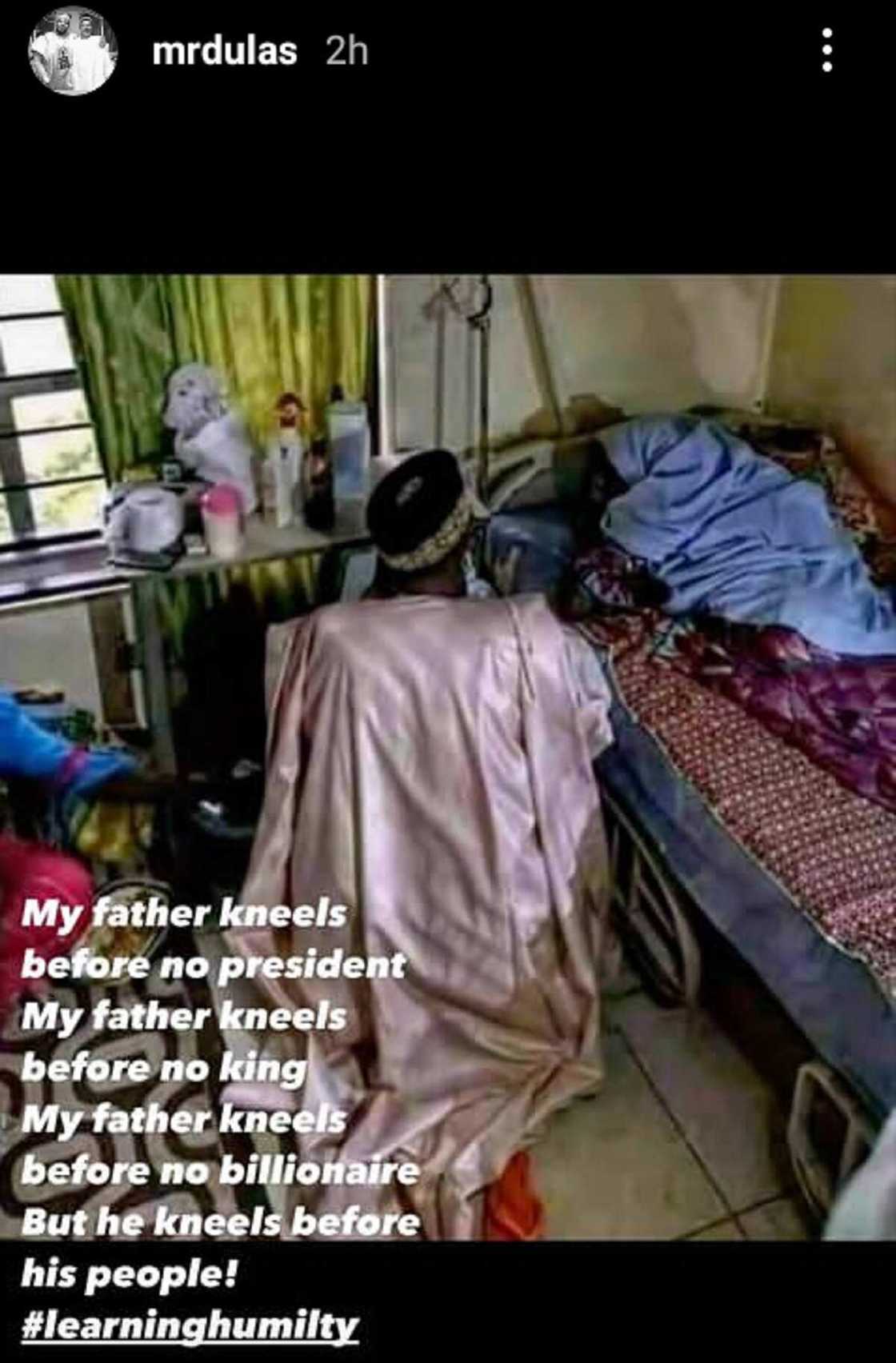 Dan gwamnan Bauchi ya wallafa hoton mahaifinsa ya durkusa wa mara lafiya a asibiti