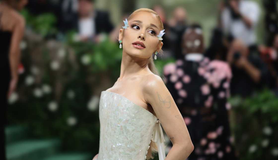 Ariana Grande attends The Met Gala Celebrating "Sleeping Beauties: Reawakening Fashion" at The Metropolitan Museum of Art in New York City Ariana Grande attends The Met Gala Celebrating "Sleeping Beauties: Reawakening Fashion" at The Metropolitan Museum of Art in New York City