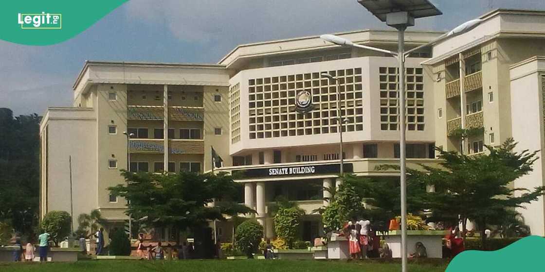 The body of the deceased was moved to the hospital mogue The body of the deceased was moved to the hospital mogue