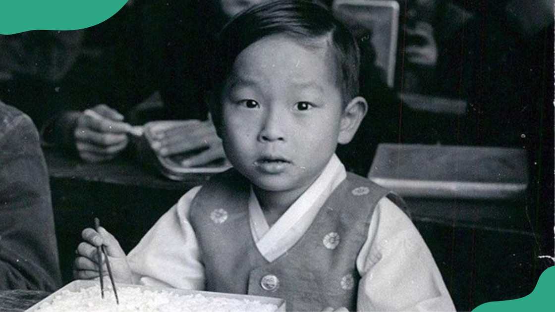 Kim Ung-Yong in a classroom.