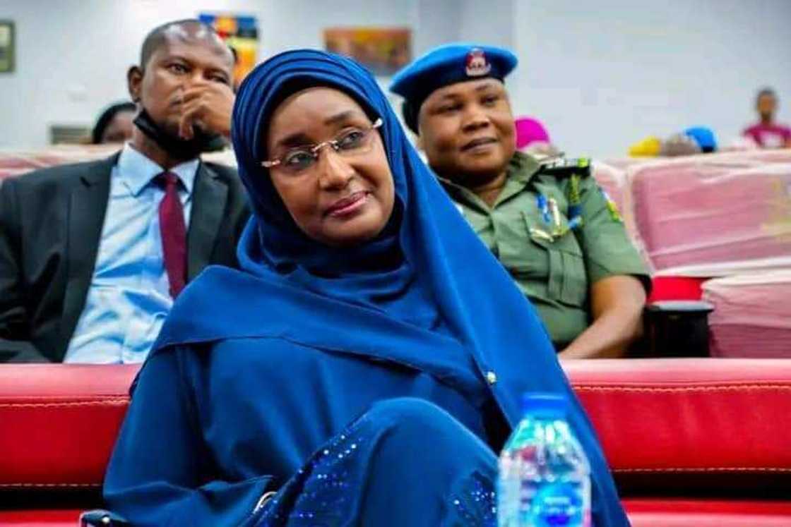 Ministar Jin kai, Sadiya Umar Farouq. Ministar Jin kai, Sadiya Umar Farouq.