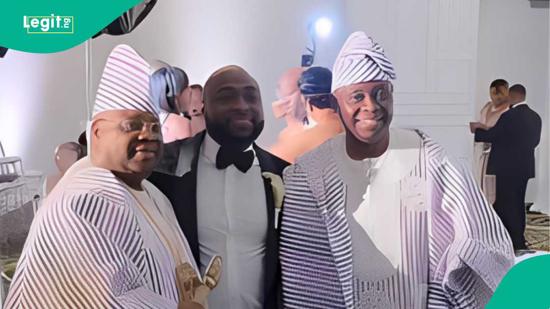 Davido uncle doing split dance at campaign ground, fans react Davido uncle doing split dance at campaign ground, fans react