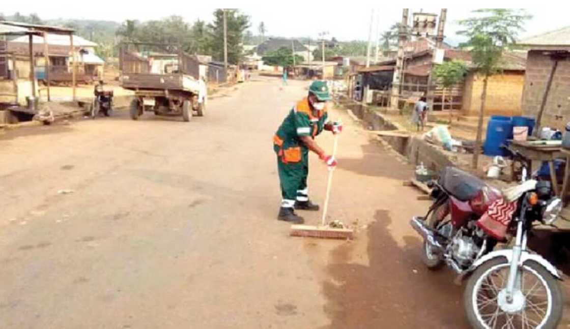 'Yan bindiga sun afka gidan gona, sun sace wani babban ɗan kasuwa, sun bindige wani mutum 'Yan bindiga sun afka gidan gona, sun sace wani babban ɗan kasuwa, sun bindige wani mutum