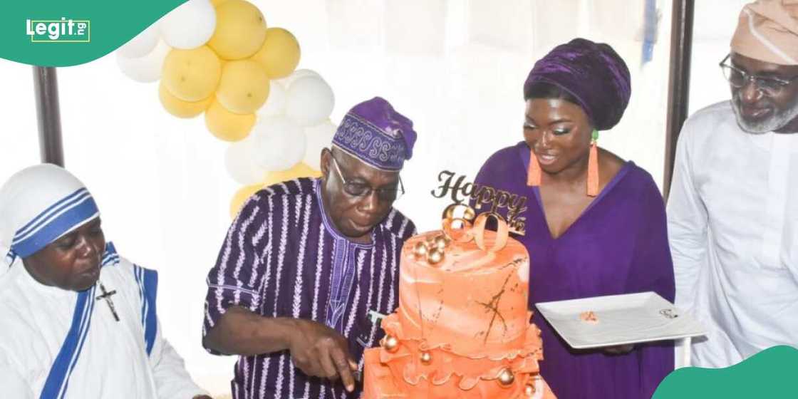 Olusegun Obasanjo with Aisha Muhammed-Oyebode, Gen. Murtala Muhammed's daughter