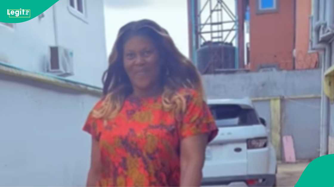 A Nigerian lady shows what happens after her parents quarrelled in her presence. A Nigerian lady shows what happens after her parents quarrelled in her presence.