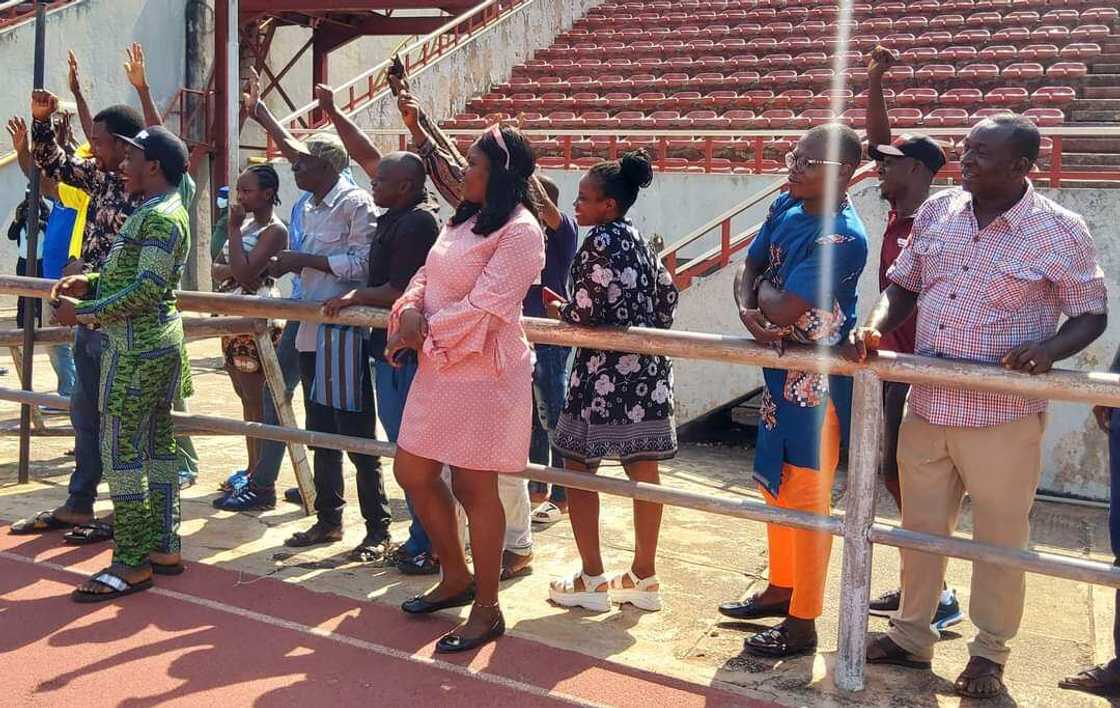 Gov Ugwuanyi Inspects Total Overhaul of Nnamdi Azikiwe Stadium’s Pitch in Enugu Gov Ugwuanyi Inspects Total Overhaul of Nnamdi Azikiwe Stadium’s Pitch in Enugu