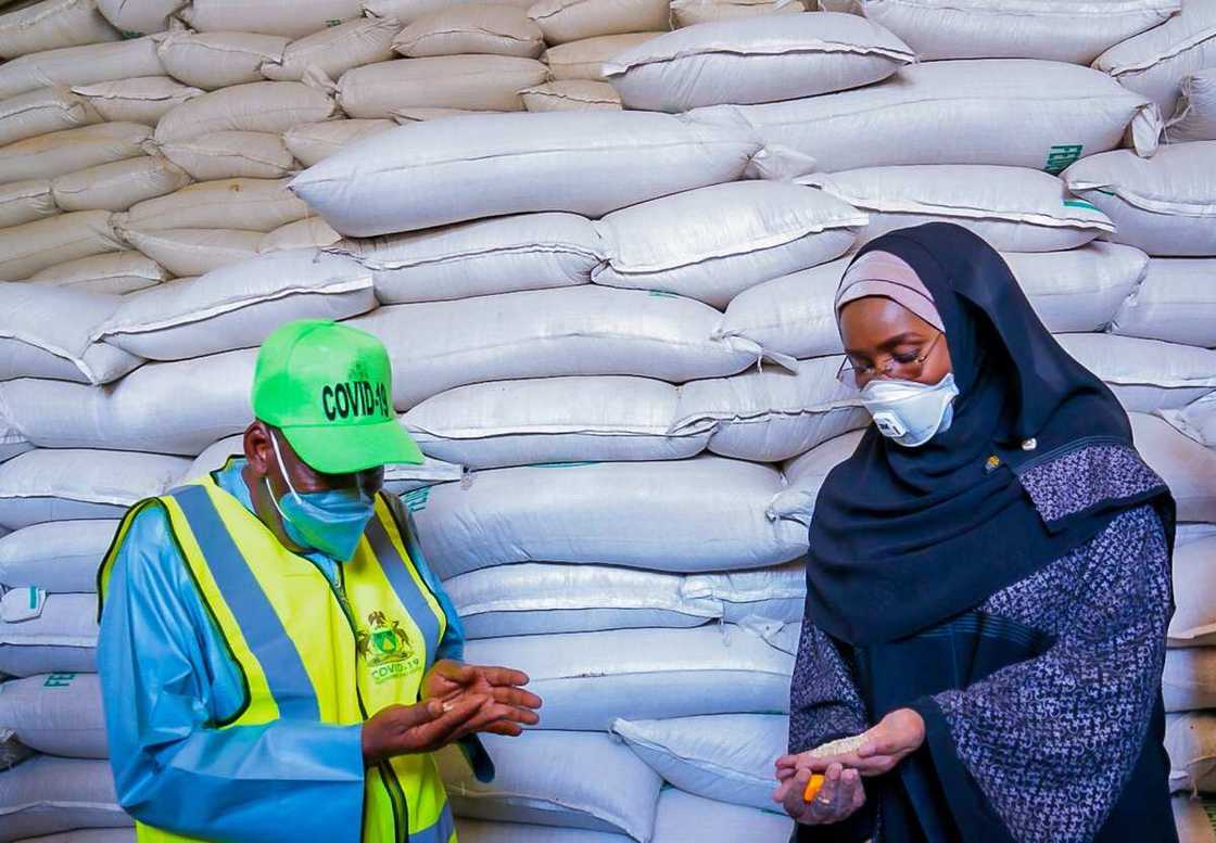 Gwamnatin tarayya ta damka tallafin kayan abinci a tirela fiye da 120 ga gwamnatin Kano