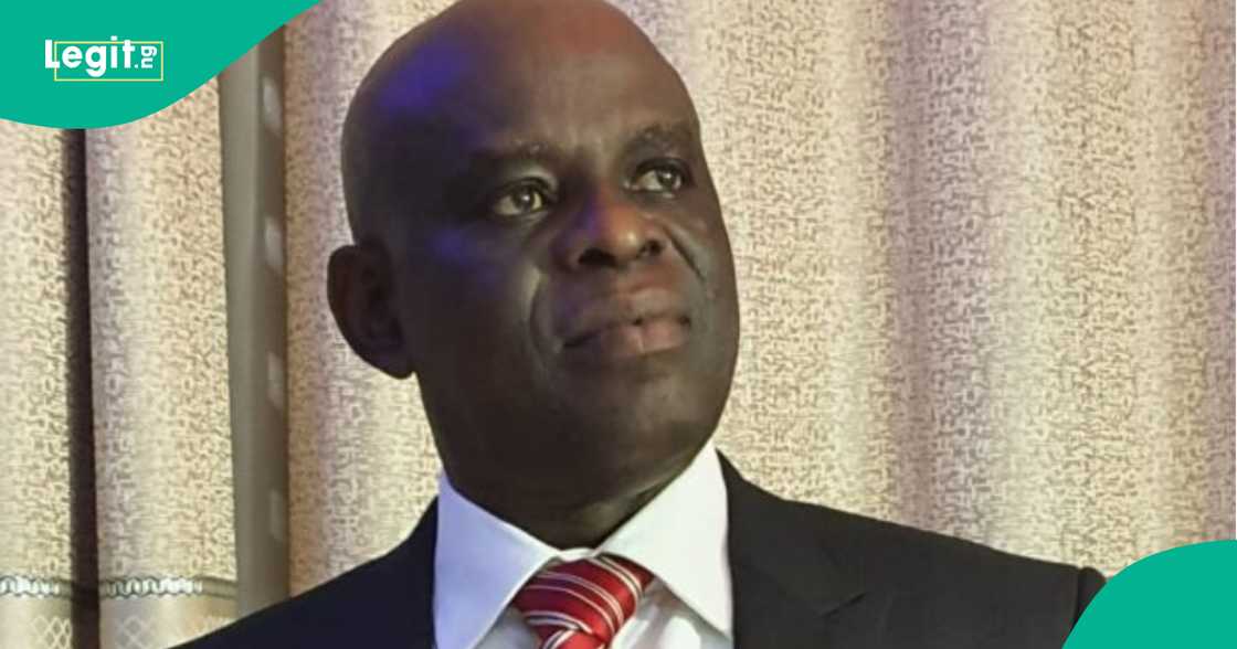 Emmanuel Adebola Longe. Emmanuel Adebola Longe.