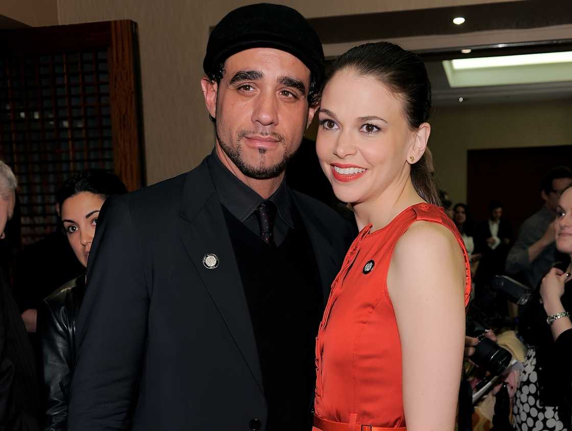 Bobby Cannavale and Sutton Foster pose on a red carpet Bobby Cannavale and Sutton Foster pose on a red carpet